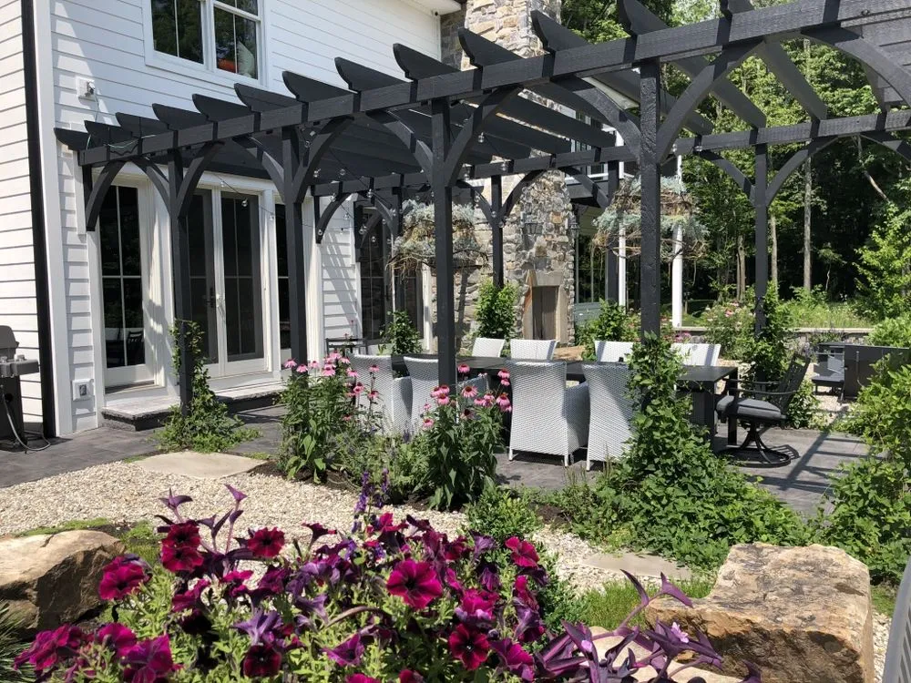 Affordable garden landscaping for beautiful yards across Harlan, IN - Paragon Landscape