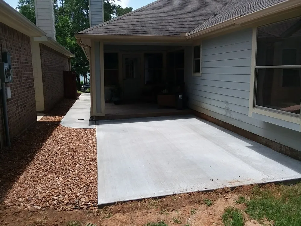 Custom landscaping services experts serving Montgomery, TX - Paragon Property Service