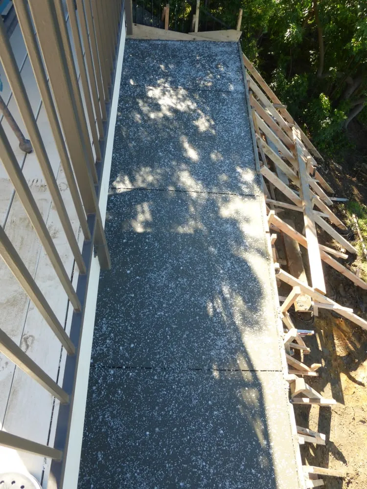 Custom yard cleanup service for residential properties across Los Angeles, CA - Paraiso Pools and Landscape, Inc.