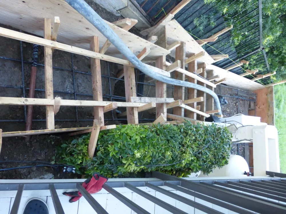 Custom yard cleanup service experts serving Los Angeles, CA - Paraiso Pools and Landscape, Inc.