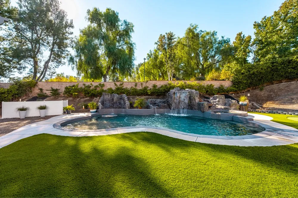 Local yard cleanup service experts serving Corona, CA - Paramount Yards