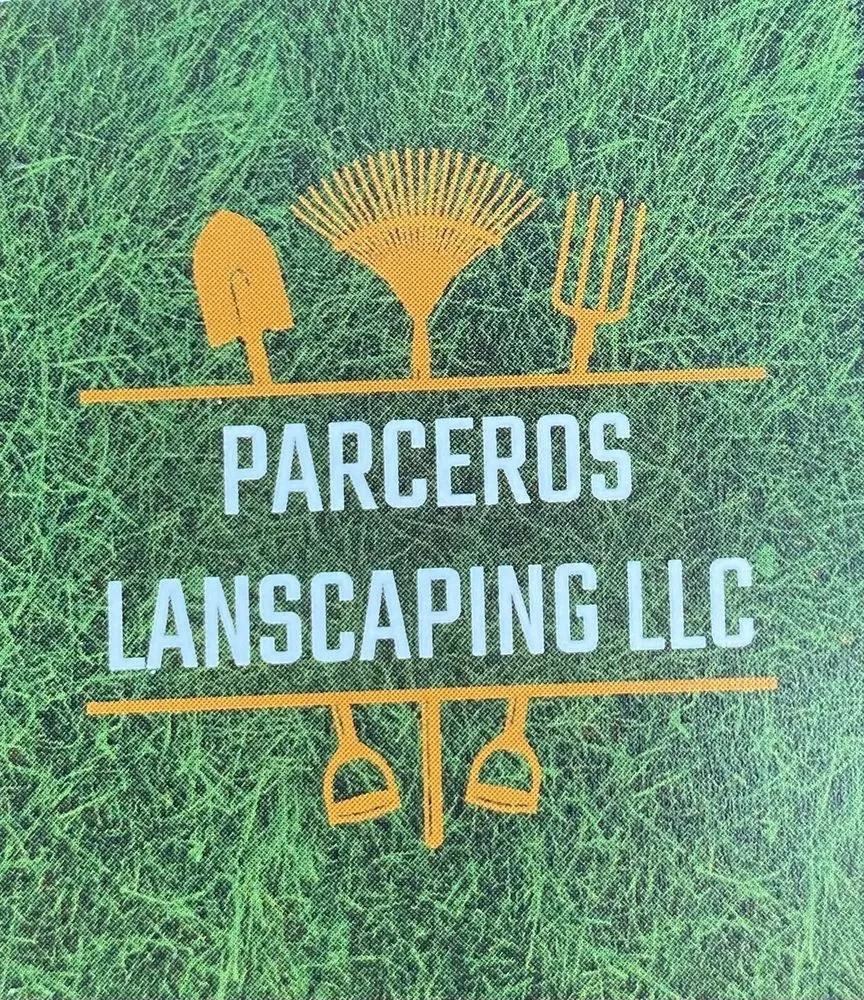 Custom lawn mowing service in Oak Grove, MO by Parceros Landscaping