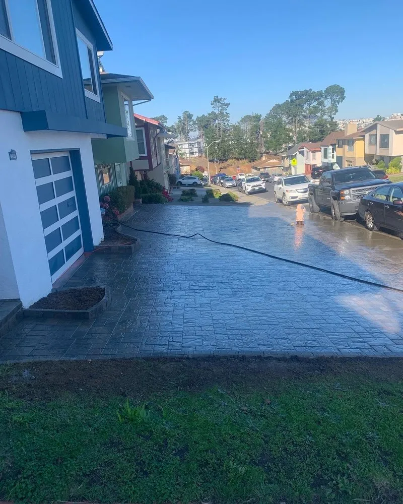 Trusted residential landscaping with custom design in Rosenberg, TX by Paredes Lawn Care & Landscaping