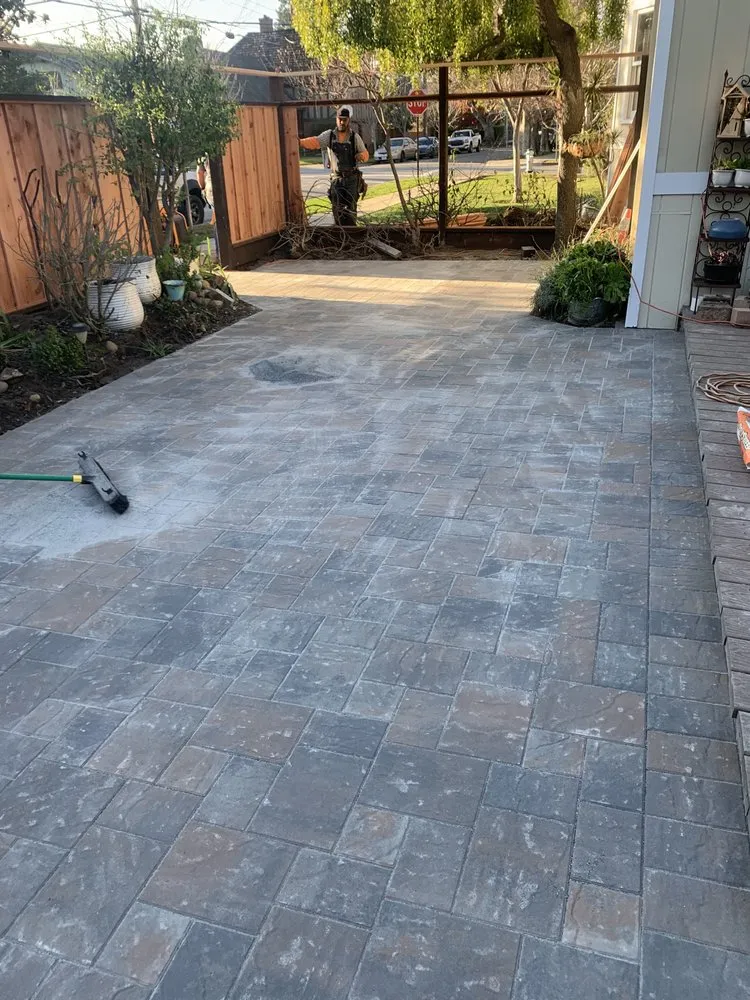 Trusted garden landscaping with custom design in Rosenberg, TX by Paredes Lawn Care & Landscaping