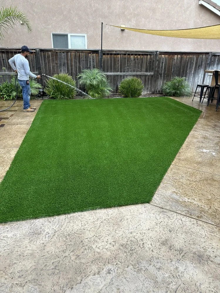 Custom lawn care service for homes in Thousand Oaks, CA by Park Oaks Turf And Landscaping