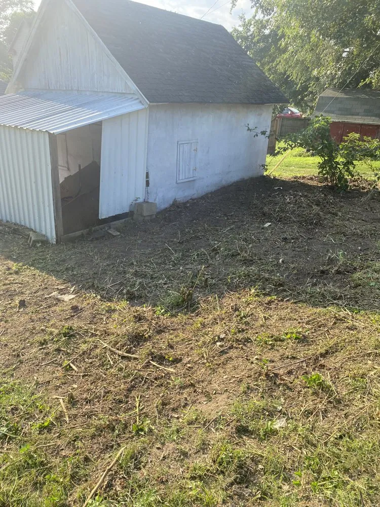 Professional landscaping services in Montezuma, IN by Parke County Lawn Care