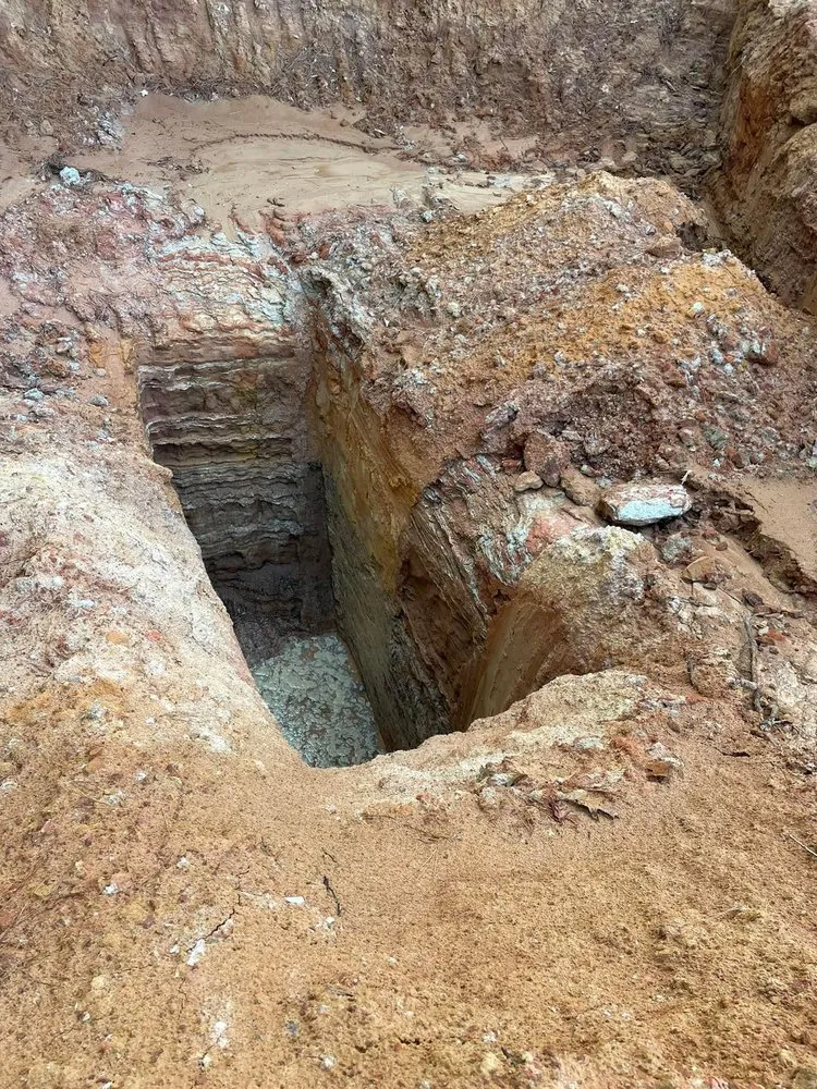 Professional yard cleanup service for homes in Tyler, TX by Parker & Sons Lawn Service and DirtWorks