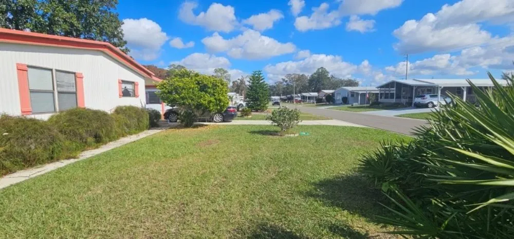 Expert yard cleanup service for outdoor upgrades across Fruitland Park, FL - Parker Atlantic Lawncare Service