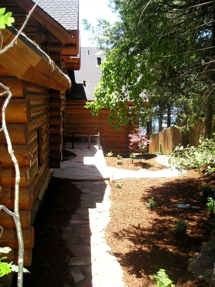 Custom yard cleanup service for beautiful yards across Clovis, CA - Parker Landscape