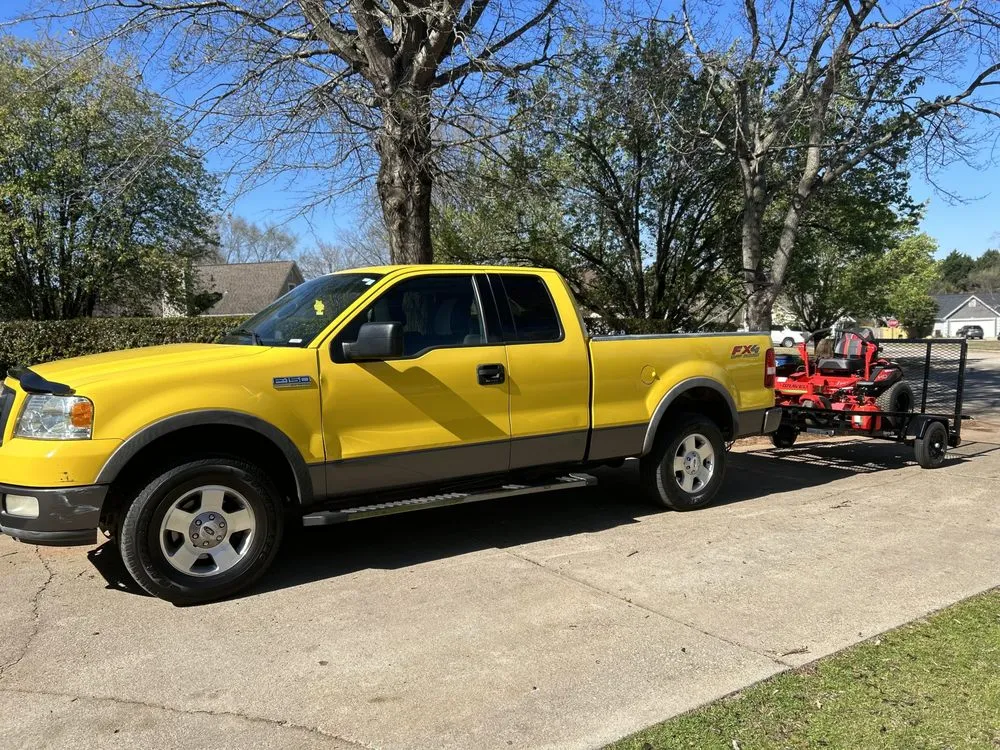 Professional lawn care service experts serving Hampton, GA - Parker Mowing Service