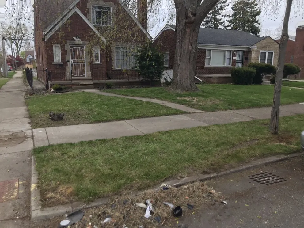 Professional yard cleanup service for beautiful yards across Harper Woods, MI - Parkers Kcrown Lawn Care