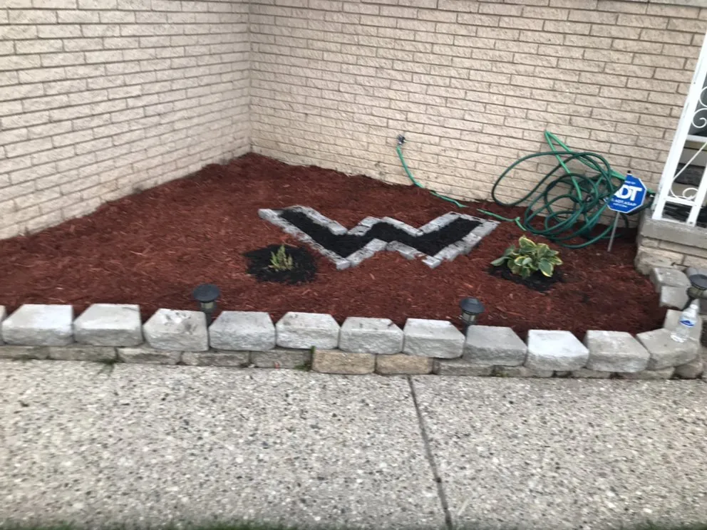 Custom garden landscaping experts serving Harper Woods, MI - Parkers Kcrown Lawn Care