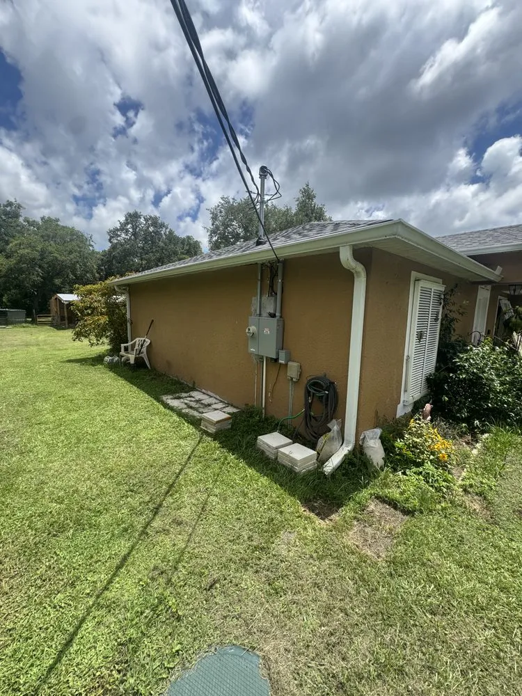 Professional yard maintenance in Cocoa, FL by Parker’s Precision Wash