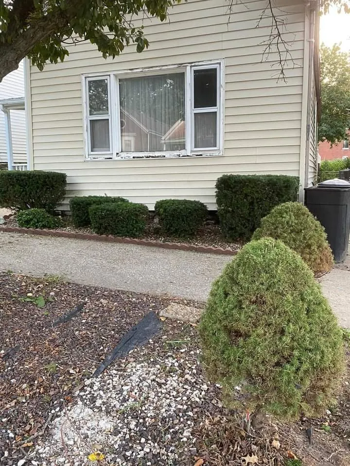 Custom garden landscaping with custom design in Quincy, IL by Parker's Turf Management