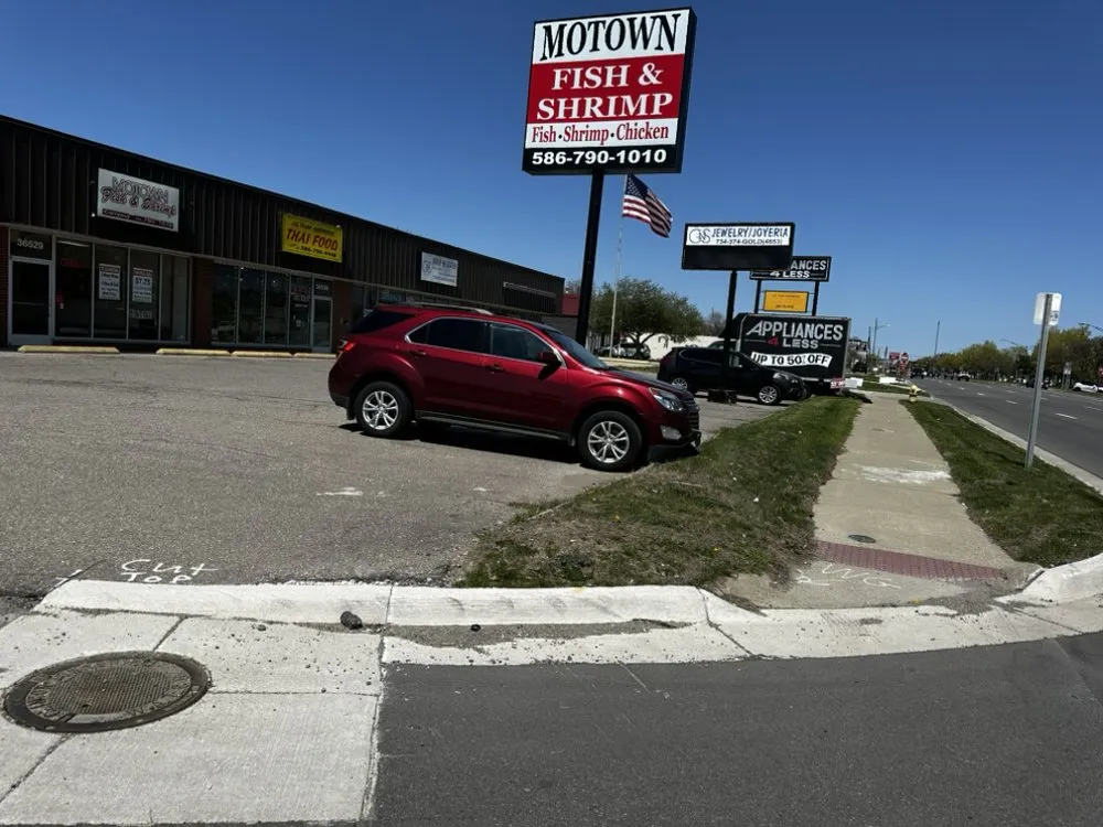 Affordable lawn care service experts serving Clinton Township, MI - Park's Landscaping