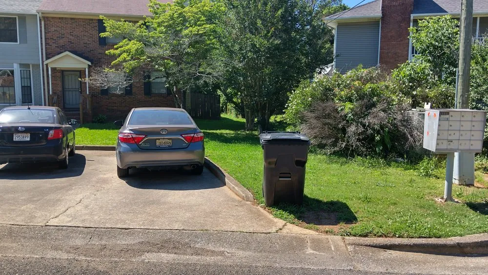 Custom yard cleanup service in Midfield, AL - Parkscrew Lawn Care Service