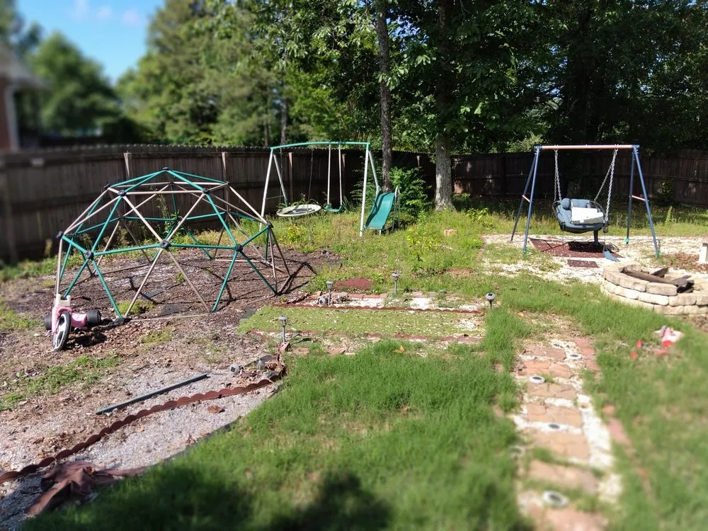 Expert yard cleanup service in Midfield, AL - Parkscrew Lawn Care Service