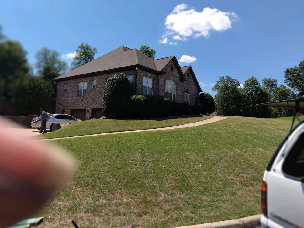 Custom lawn mowing service in Midfield, AL by Parkscrew Lawn Care Service