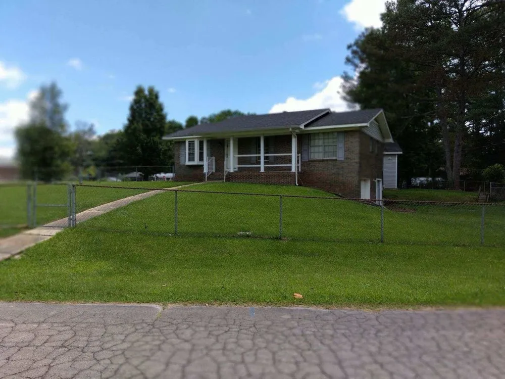 Local landscaping services for homes across Midfield, AL - Parkscrew Lawn Care Service