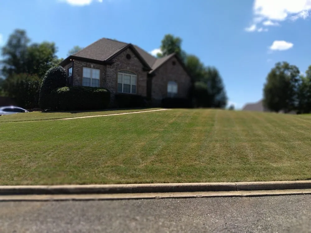 Top-rated landscape design in Midfield, AL by Parkscrew Lawn Care Service