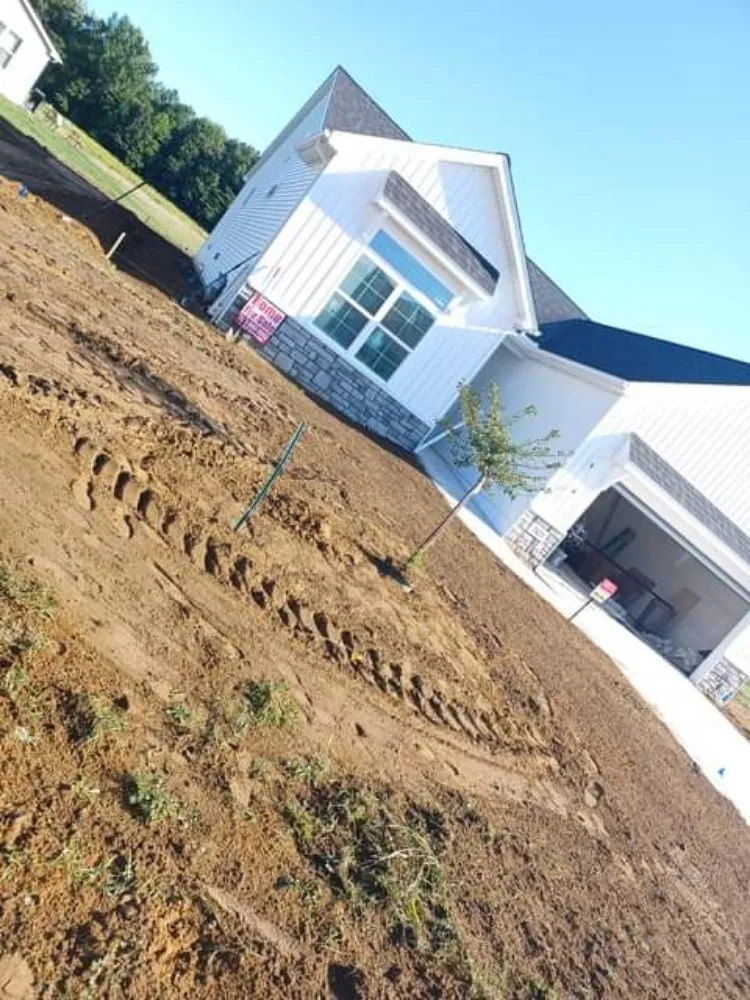 Reliable yard maintenance for beautiful yards in Toledo, OH by Parkside landscape and maitnance