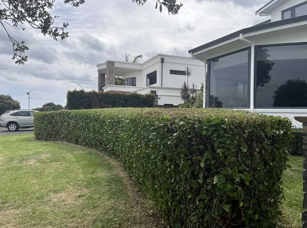 Top-rated lawn mowing service in Sacramento, CA by Parkside Lawn Care