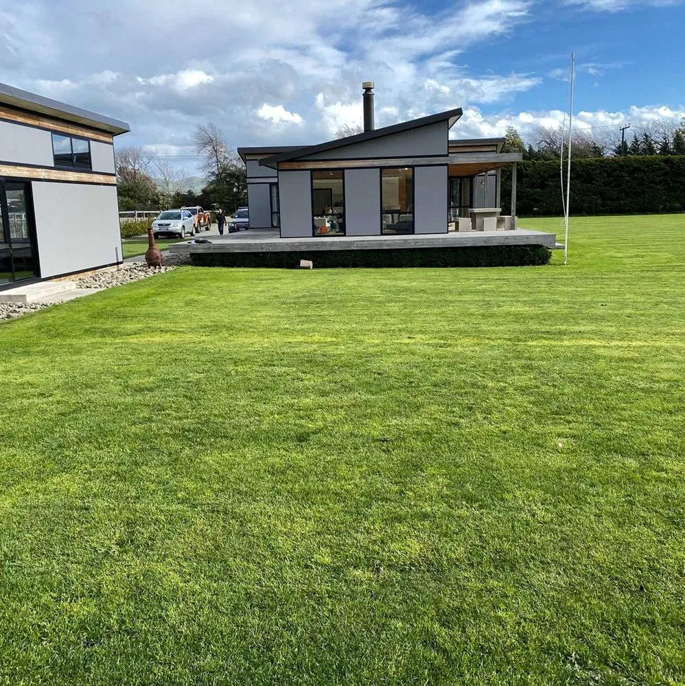 Affordable landscaping services experts serving Sacramento, CA - Parkside Lawn Care