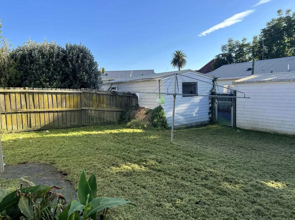 Top-rated lawn mowing service experts serving Sacramento, CA - Parkside Lawn Care