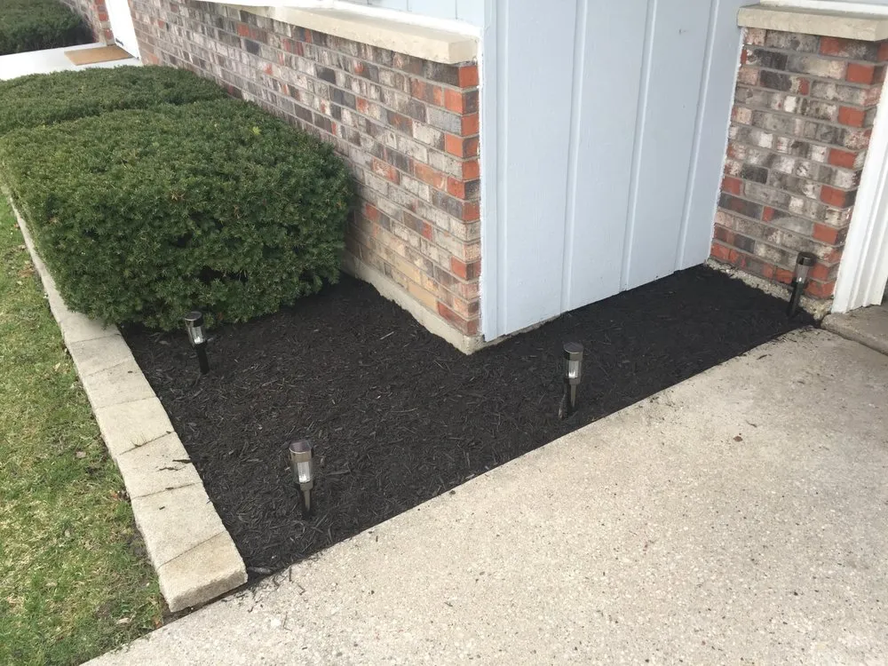 Local lawn care service experts serving Rockford, IL - Parkway Lawn Care