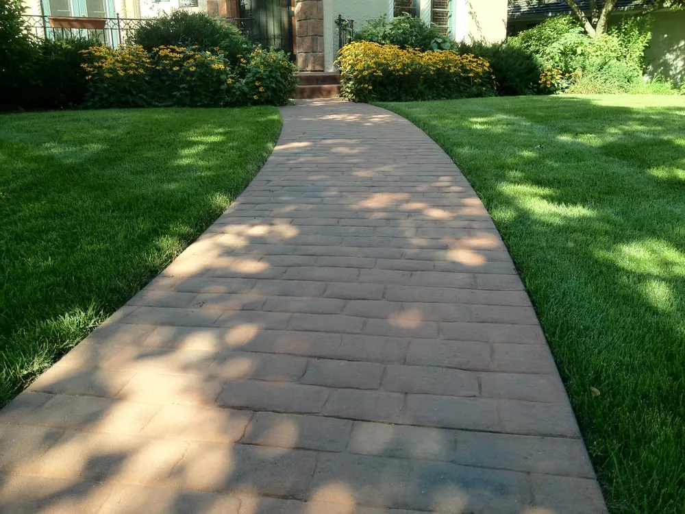 Top-rated landscaping services for residential properties in Minneapolis, MN by Parkway Lawn Service Inc