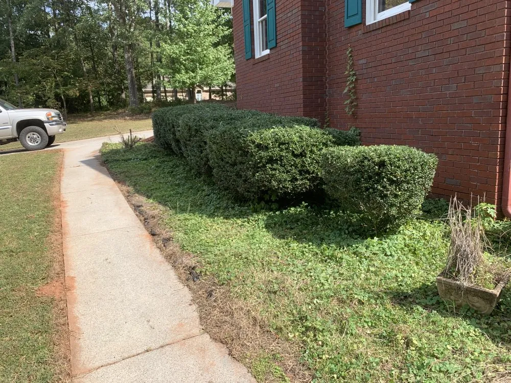 Top-rated garden landscaping for beautiful yards in Monroe, GA by Parr Lawn Services