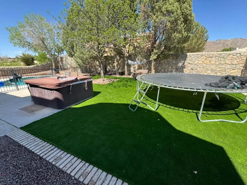 Expert yard maintenance in Sunland Park, NM by Parra Sons Landscape Services