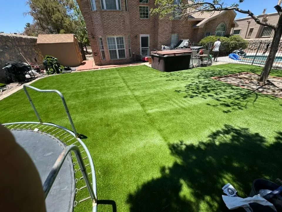 Local yard cleanup service for homes in Sunland Park, NM by Parra Sons Landscape Services