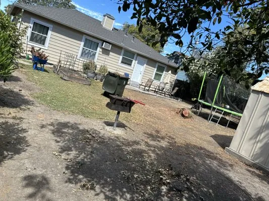 Parra Trees & Construction Logo