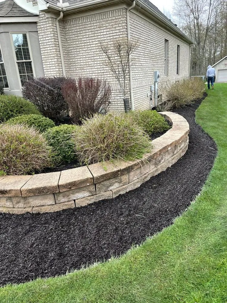 Reliable lawn care service experts serving Parma Heights, OH - Parra’s Landscaping And General Construction