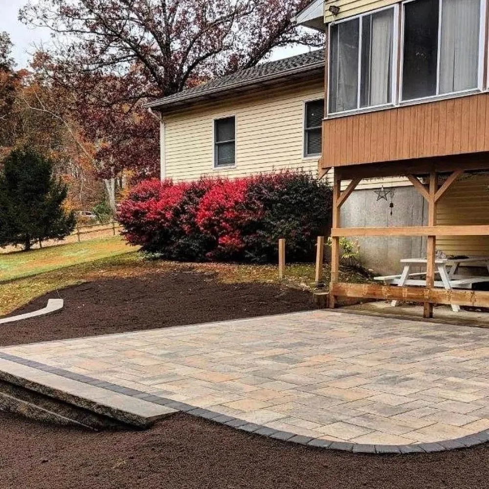 Professional yard cleanup service for homes in Parma Heights, OH by Parra’s Landscaping And General Construction