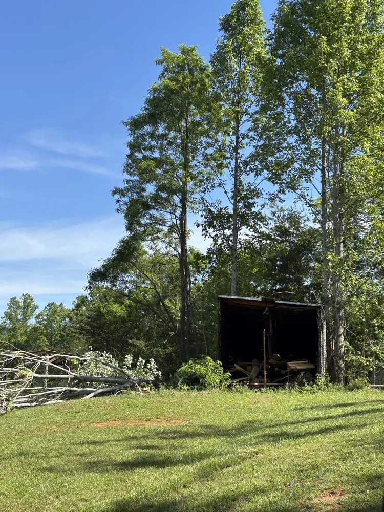 Custom lawn mowing service for homes in Stuart, VA by Parsons General Services