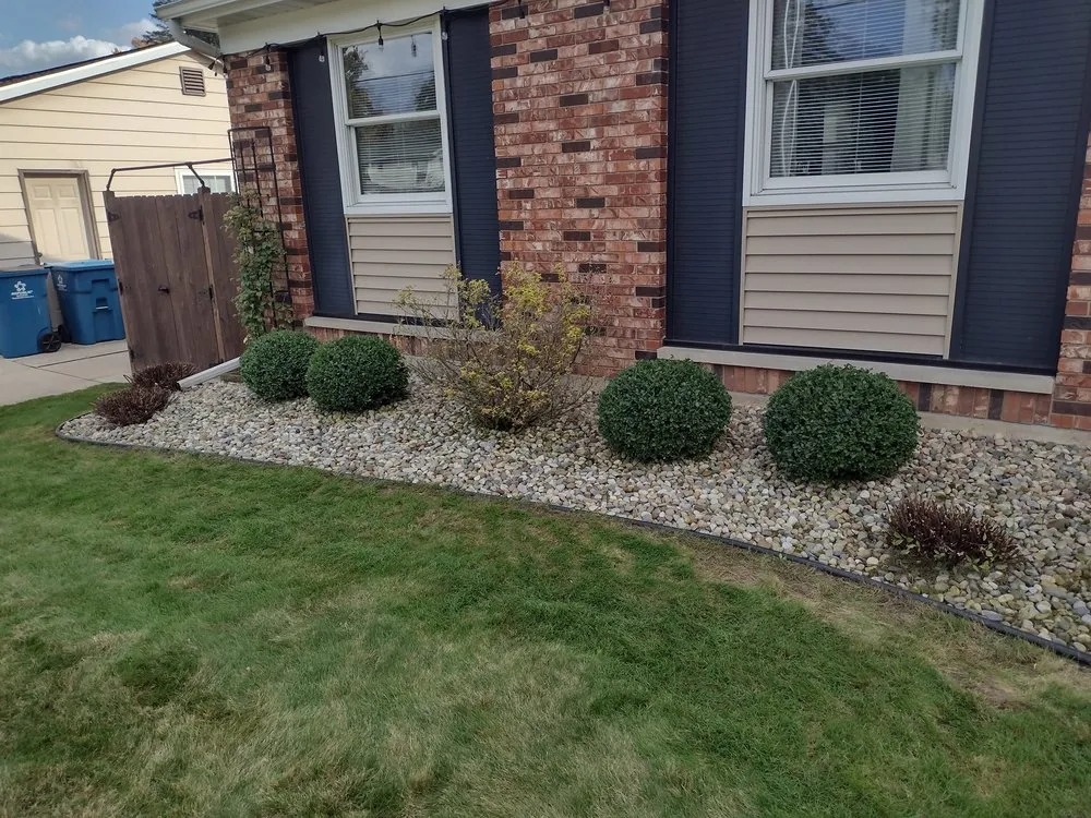 Custom residential landscaping in Battle Creek, MI by Parsons Pro Service
