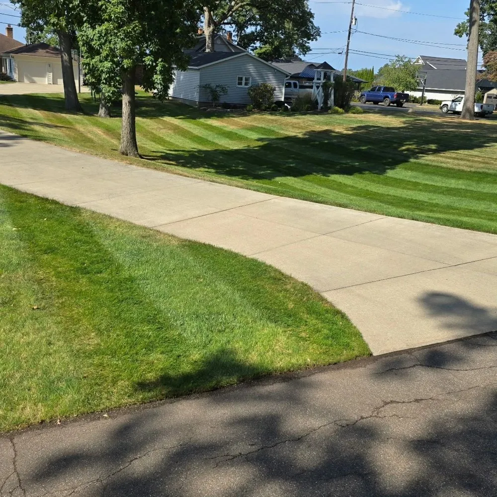 Professional yard cleanup service experts serving Battle Creek, MI - Parsons Pro Service