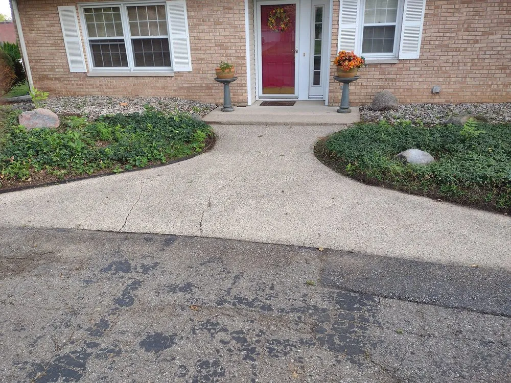 Professional yard cleanup service in Battle Creek, MI - Parsons Pro Service