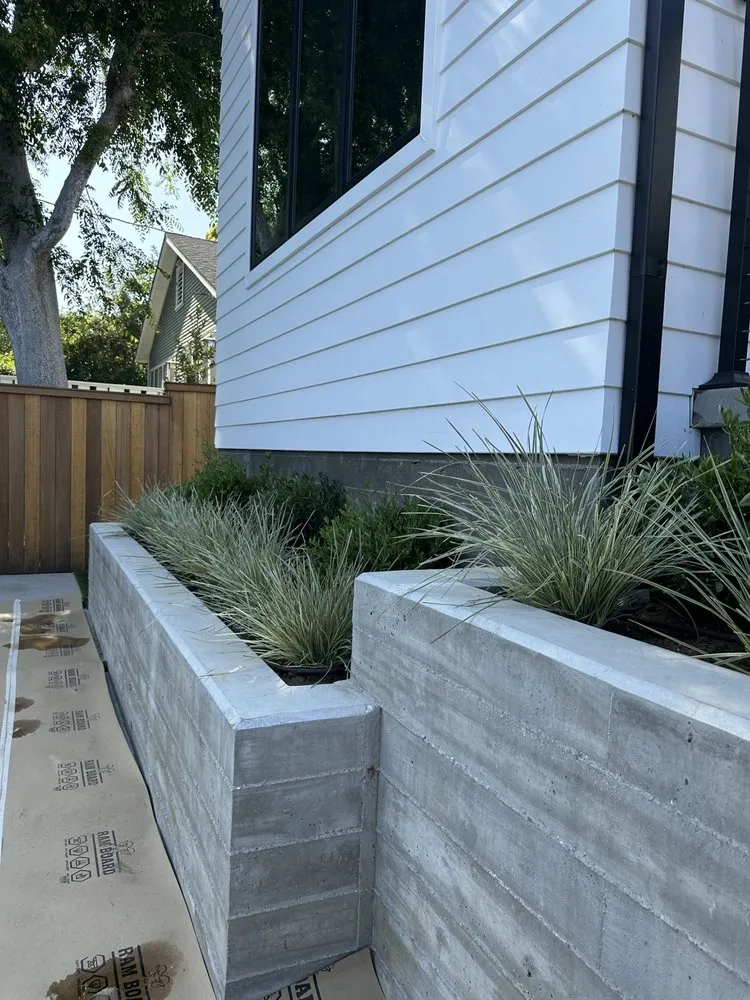 Reliable yard cleanup service for year-round maintenance in Pasadena, CA by Pasadena Garden Care