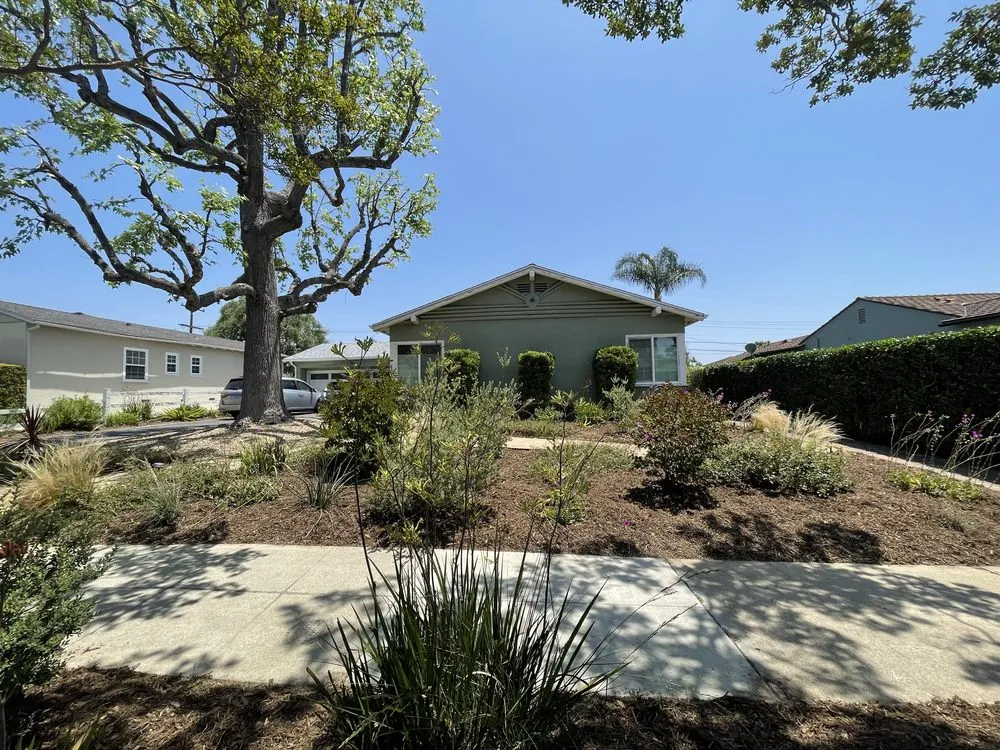 Top-rated lawn mowing service for outdoor upgrades in Pasadena, CA by Pasadena Landscaping