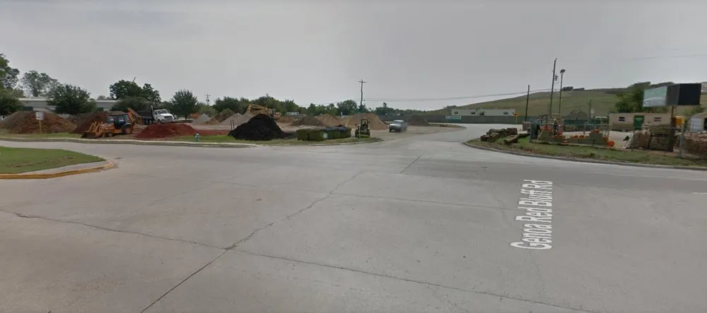 Reliable lawn care service in Houston, TX - Pasadena Mulch