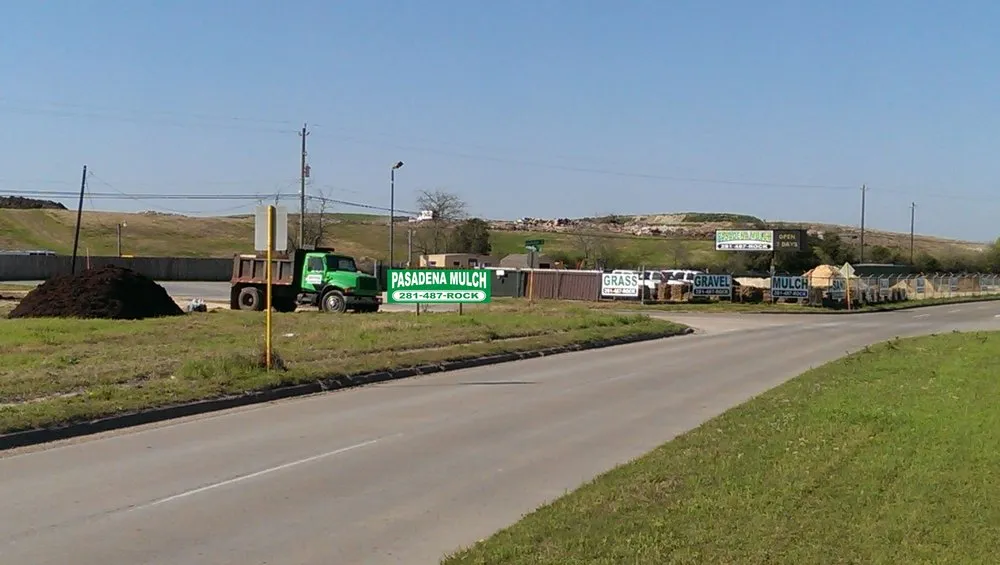 Local yard maintenance experts serving Houston, TX - Pasadena Mulch