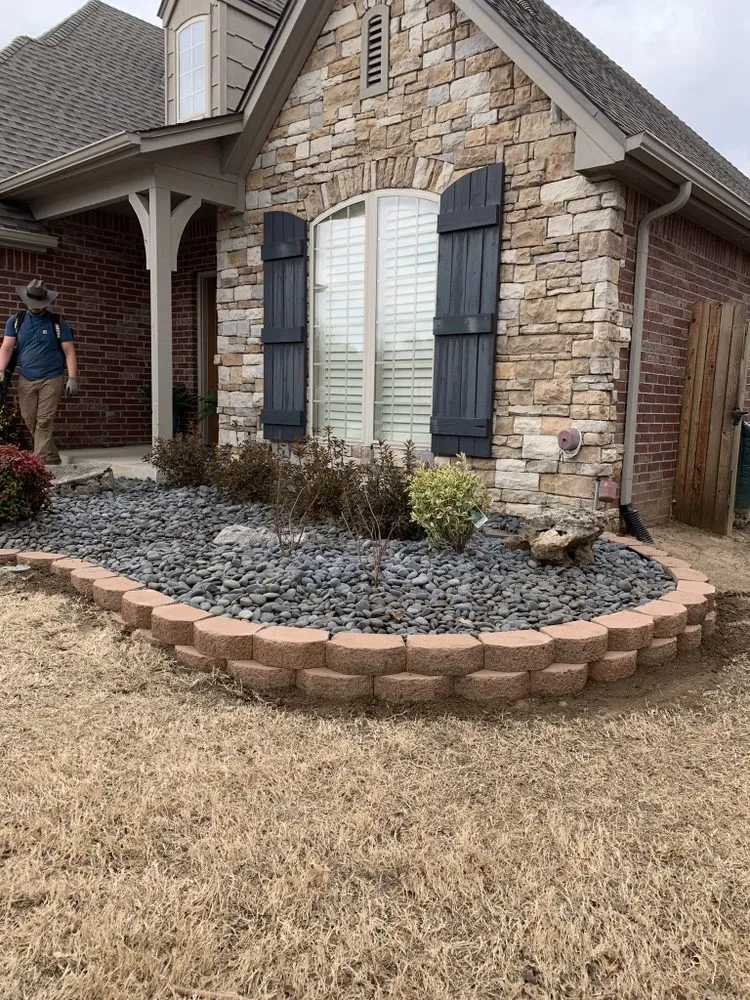 Top-rated outdoor landscaping experts serving Broken Arrow, OK - Paschall's Lawn & Landscape