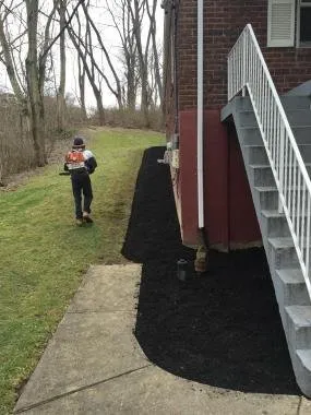 Local lawn care service in Bridgeville, PA by Paslow Lawn Services