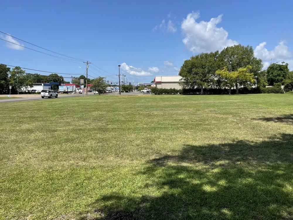 Reliable residential landscaping for residential properties across Pascagoula, MS - Pass Point Lawn