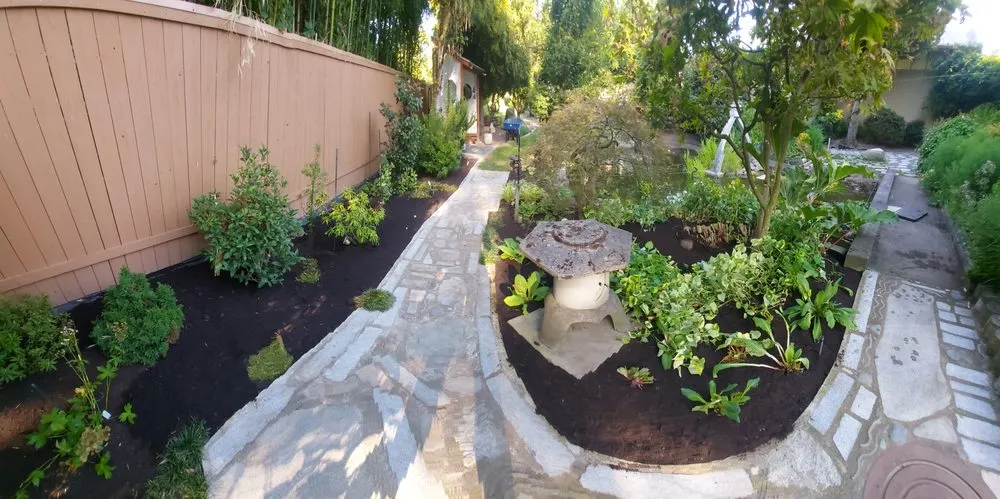 Top-rated garden landscaping in Lake Tapps, WA by Passionate Landscapes