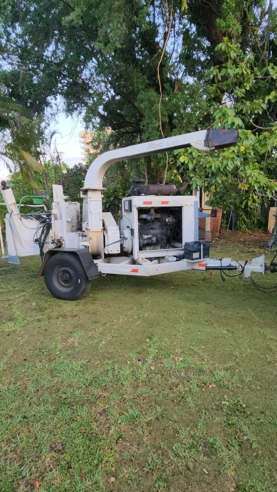 Local residential landscaping for year-round maintenance in Homestead, FL by Pastor Landscaping