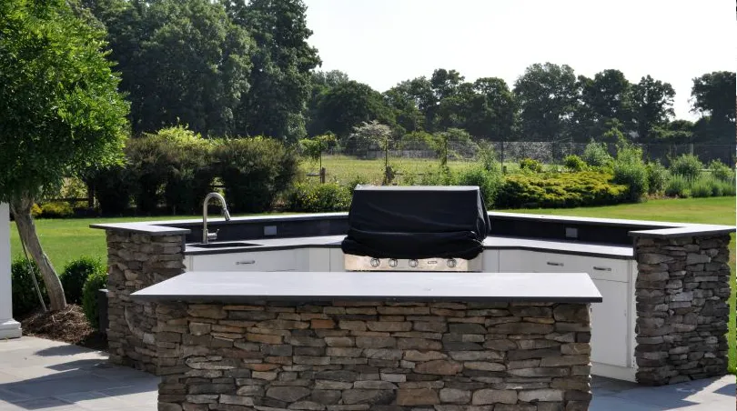 Reliable yard cleanup service experts serving East Hampton, NY - Pat Flores Landscape & Masonry Corp